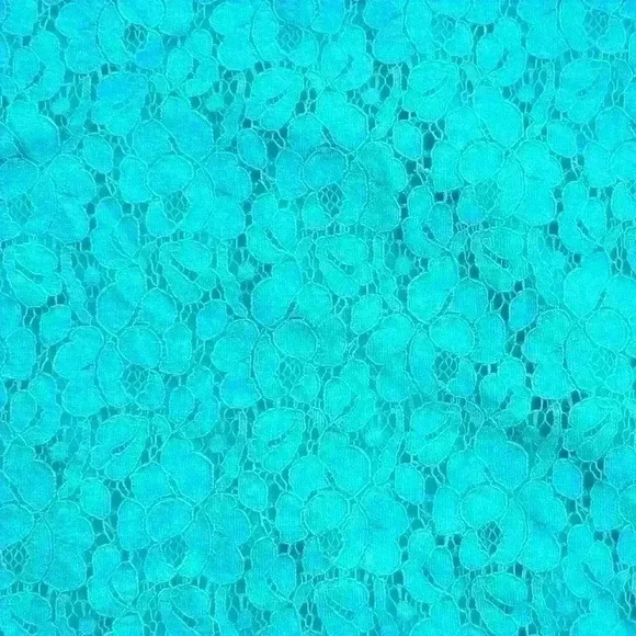 LA CHATEAU TEAL LACE TANK TOP - Picture 6 of 8